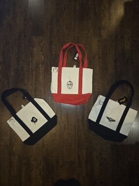 Spirit Halloween viral Totes 3 Pack Ghostface, Jason & Skeleton Bat NWT